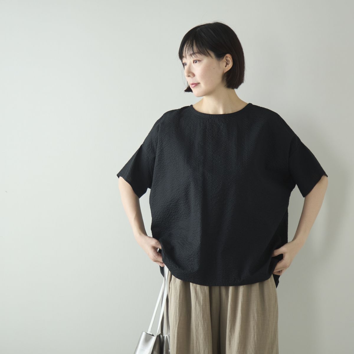 Kilka/袖口から下着が見えにくいポコポコブラウス
